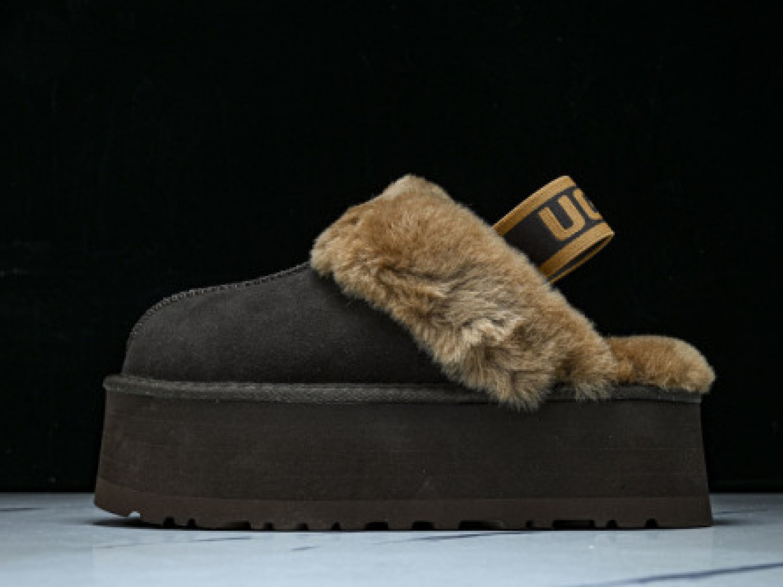 Womens Thick-Soled Slippers - Black/Brown
