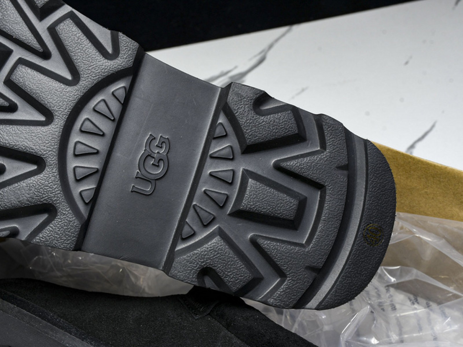 UGG Tasman Lug Low Top Living Casual Shoes - Black