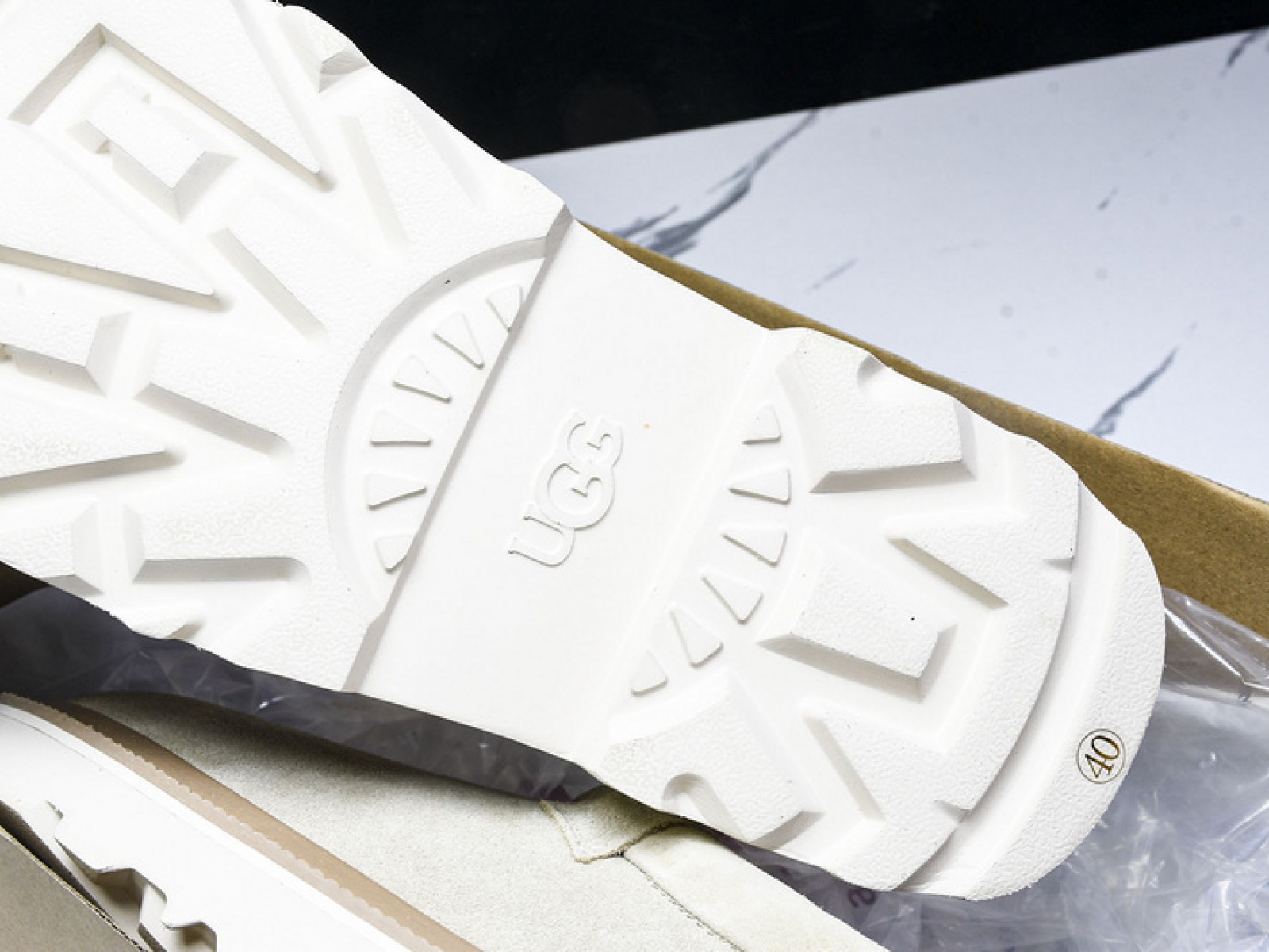 UGG Tasman Lug Low Top Living Casual Shoes - Light Wheat/Jasmine