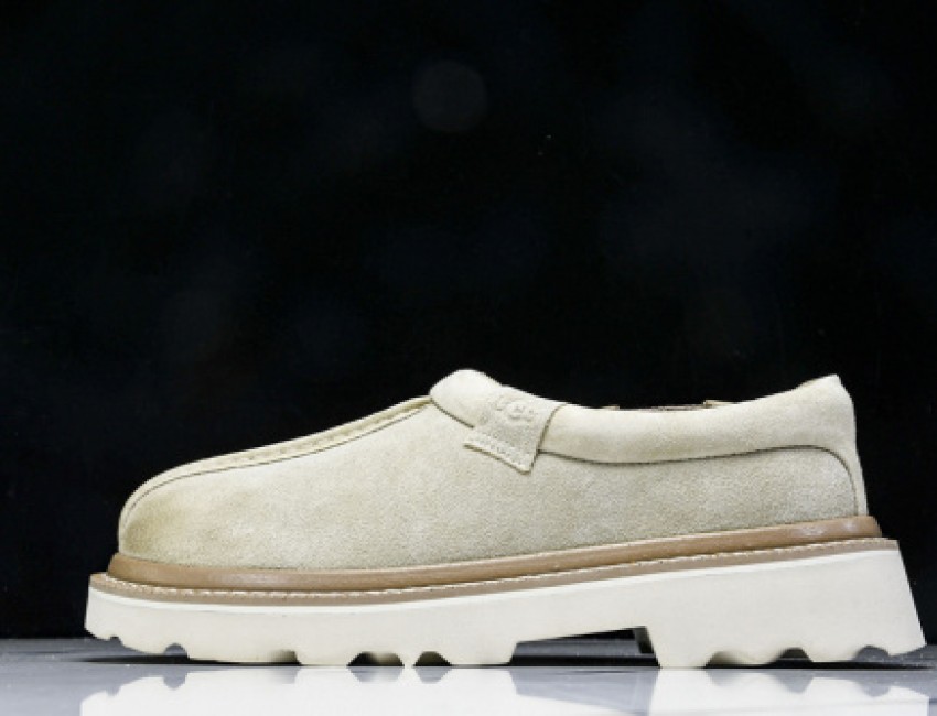 UGG Tasman Lug Low Top Living Casual Shoes - Light Wheat/Jasmine