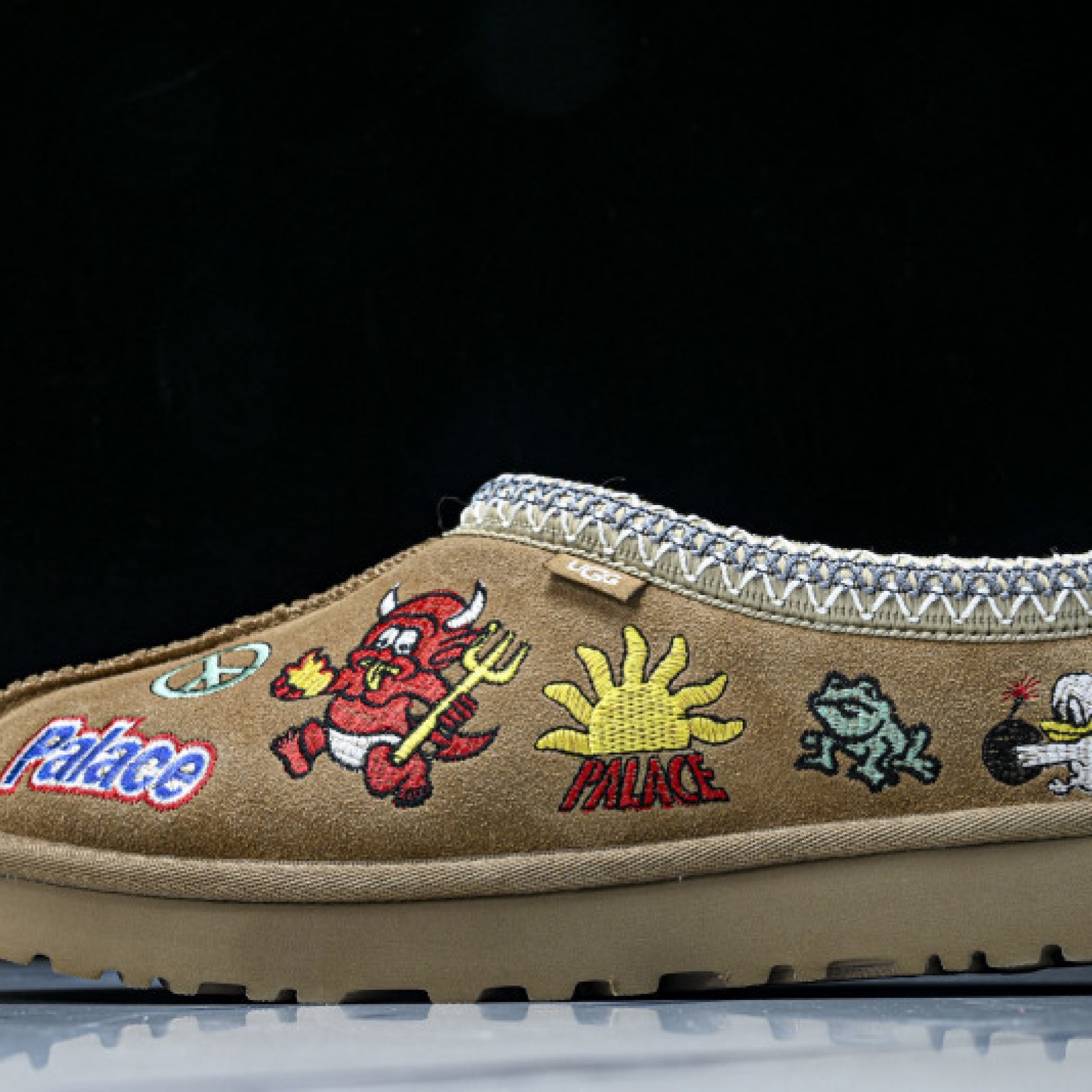 UGG Tazz Slippers - Brown/White