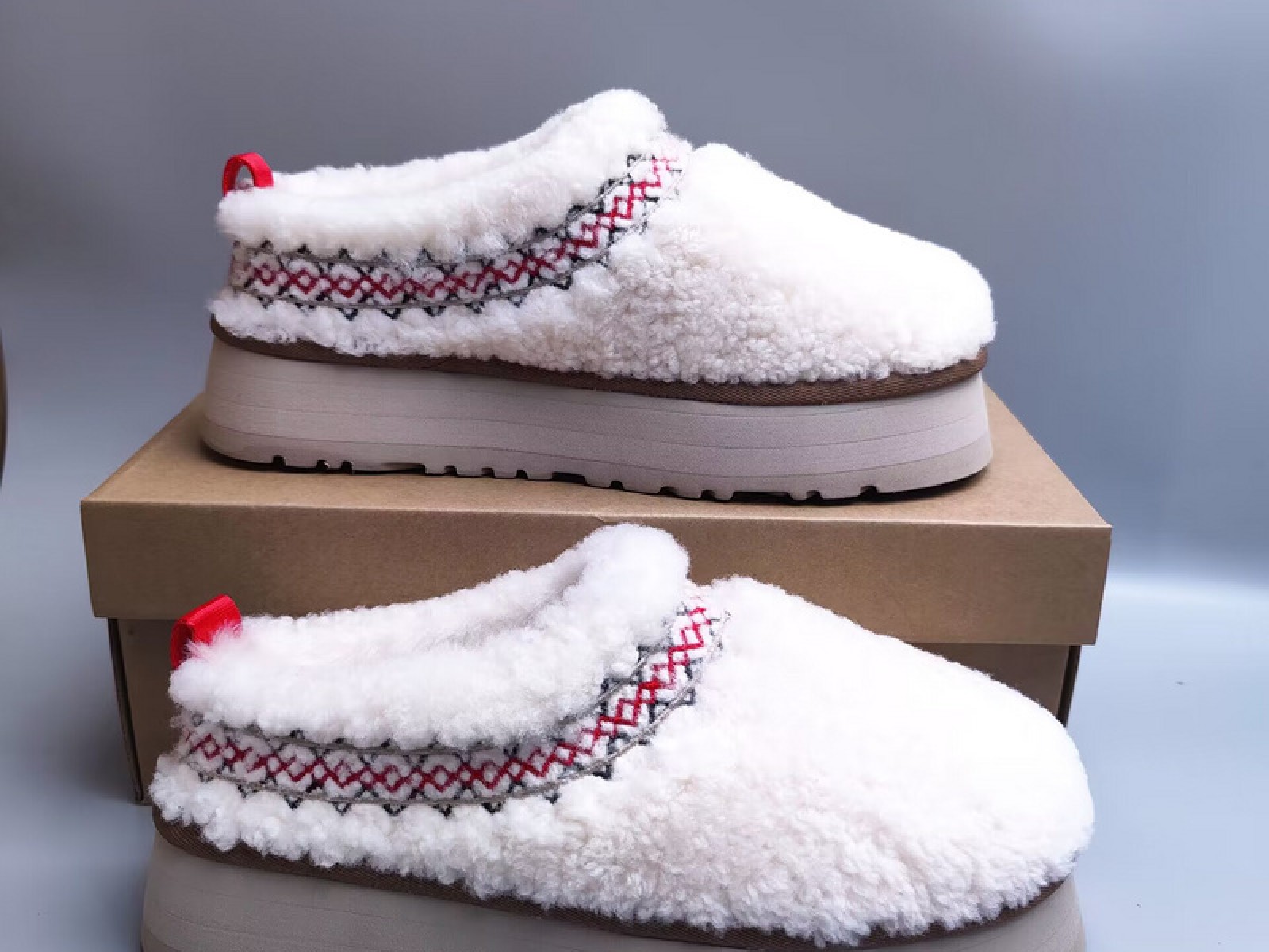 UGG Ethnic Style Teddy Roll Slippers - White/Red