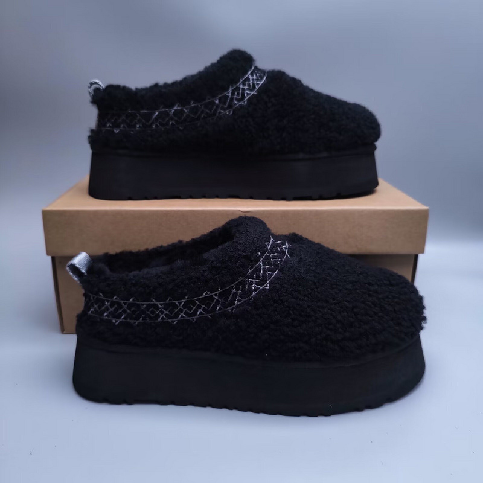 UGG Ethnic Style Teddy Roll Slippers - Black