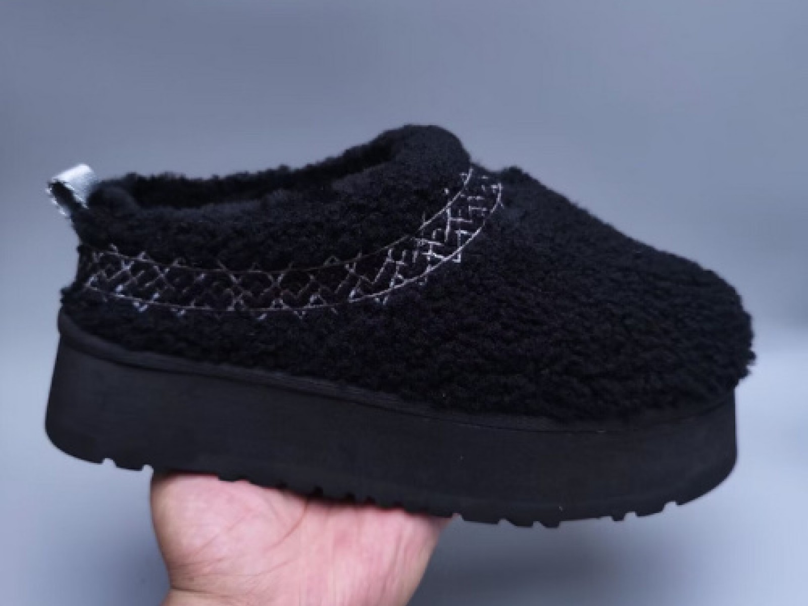 UGG Ethnic Style Teddy Roll Slippers - Black