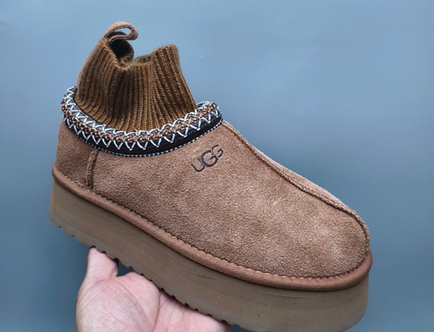 UGG Thick-Soled Ethnic Weave Slippers - Maroon