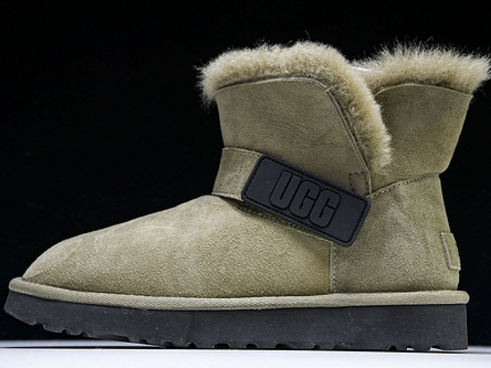 UGG Short Magic Card Boots - Maroon