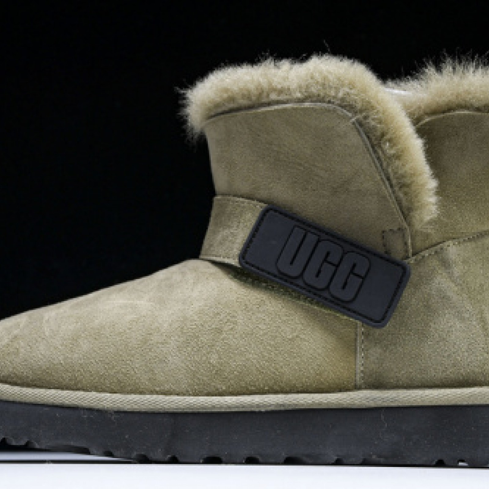 UGG Short Magic Card Boots - Maroon