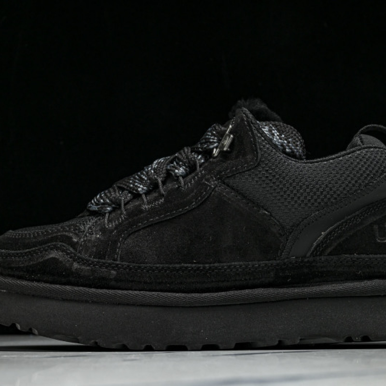 UGG Lowmel Sand Short Snow Boots - Black