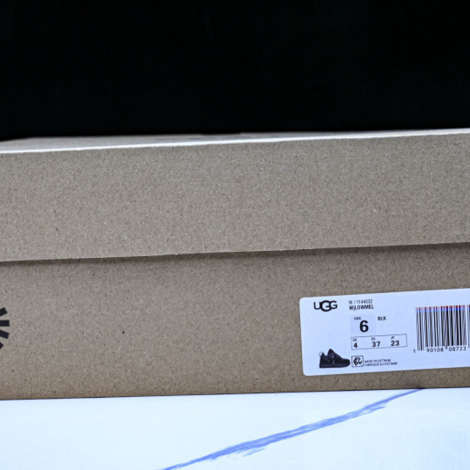 UGG Lowmel Sand Short Snow Boots - Black