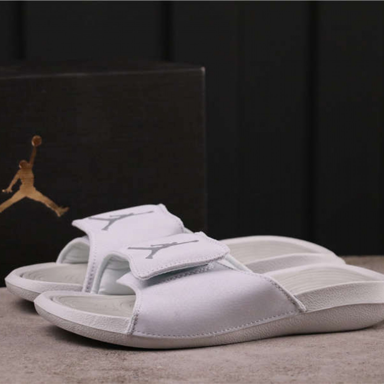 17USD Jordan Hydro 6 881473-100 36-45