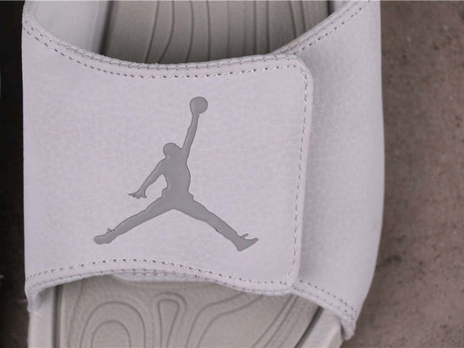 17USD Jordan Hydro 6 881473-100 36-45