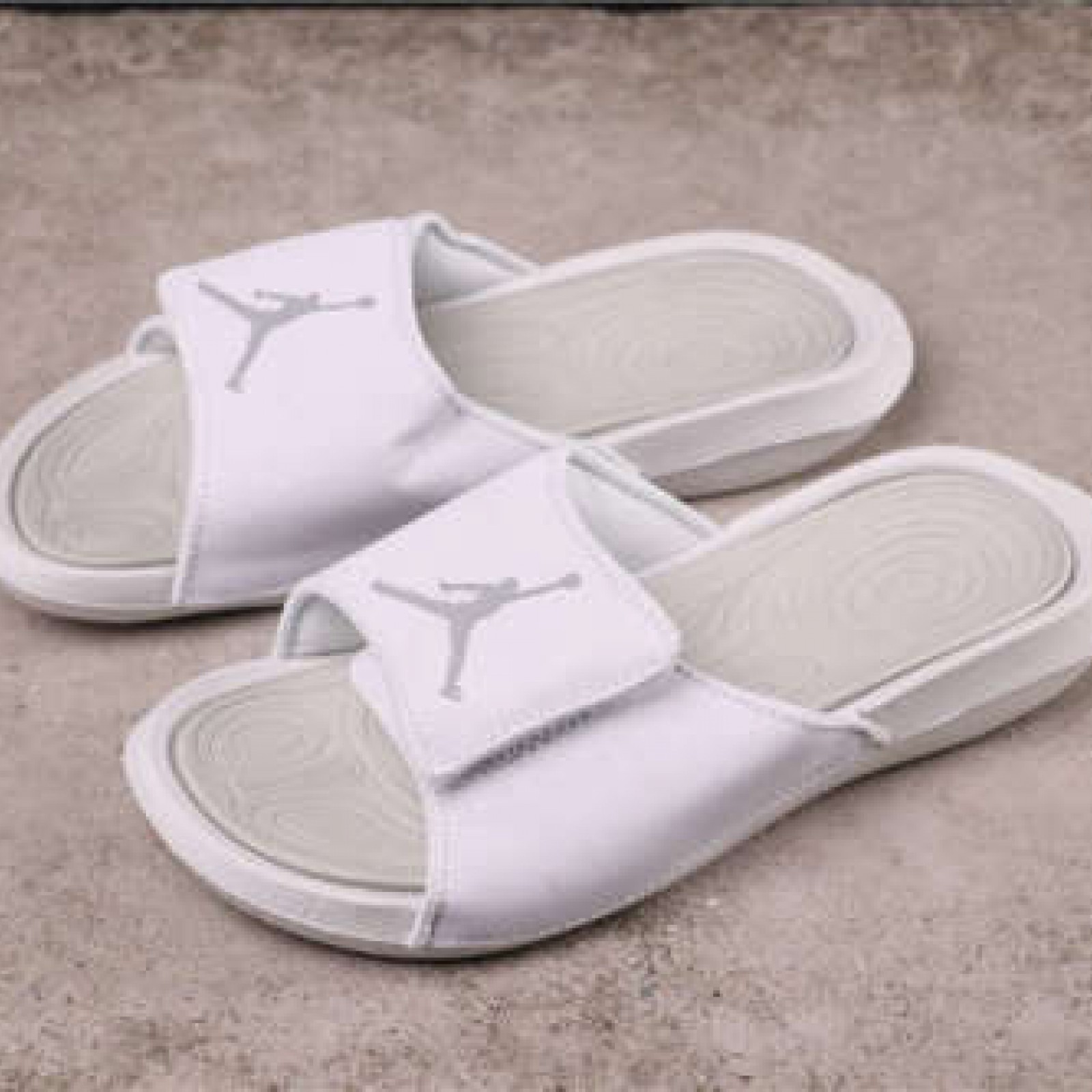 17USD Jordan Hydro 6 881473-100 36-45