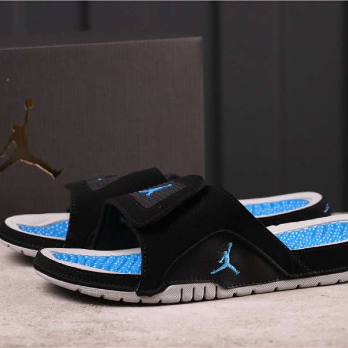 18USD Jordan Hydro 4 532225-004 36-46