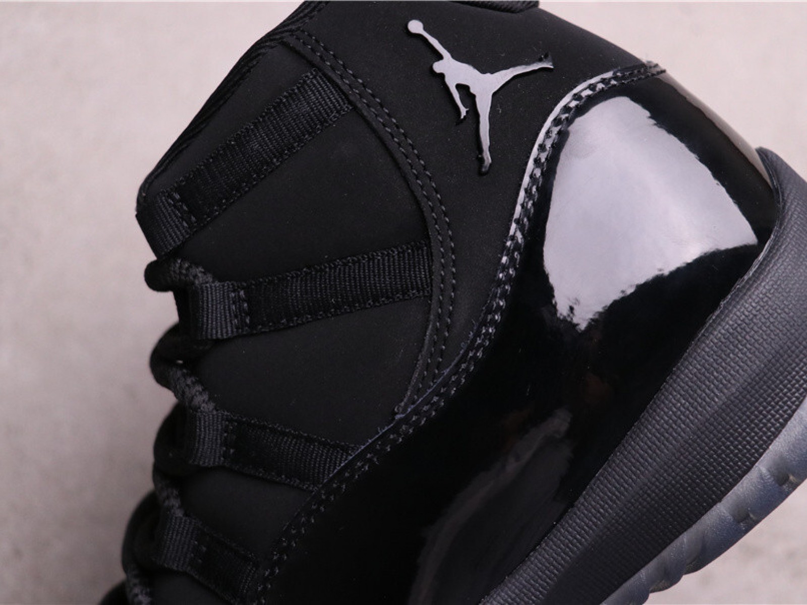 100USD Air Jordan 11 Cap and Gown 378037-005 EU Size(40-47.5) US Size(M7-M13)