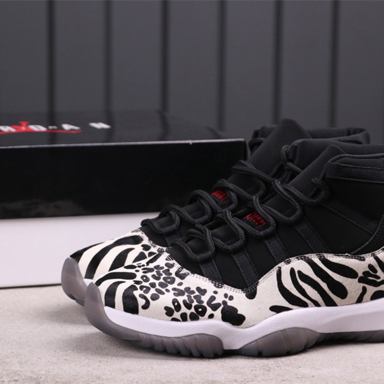 107USDAir Jordan 11 Gamma Blue Size 40-47