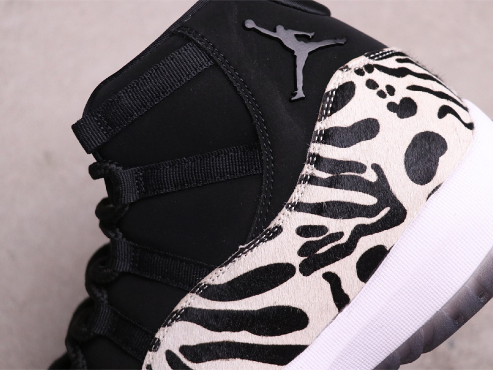 107USDAir Jordan 11 Gamma Blue Size 40-47