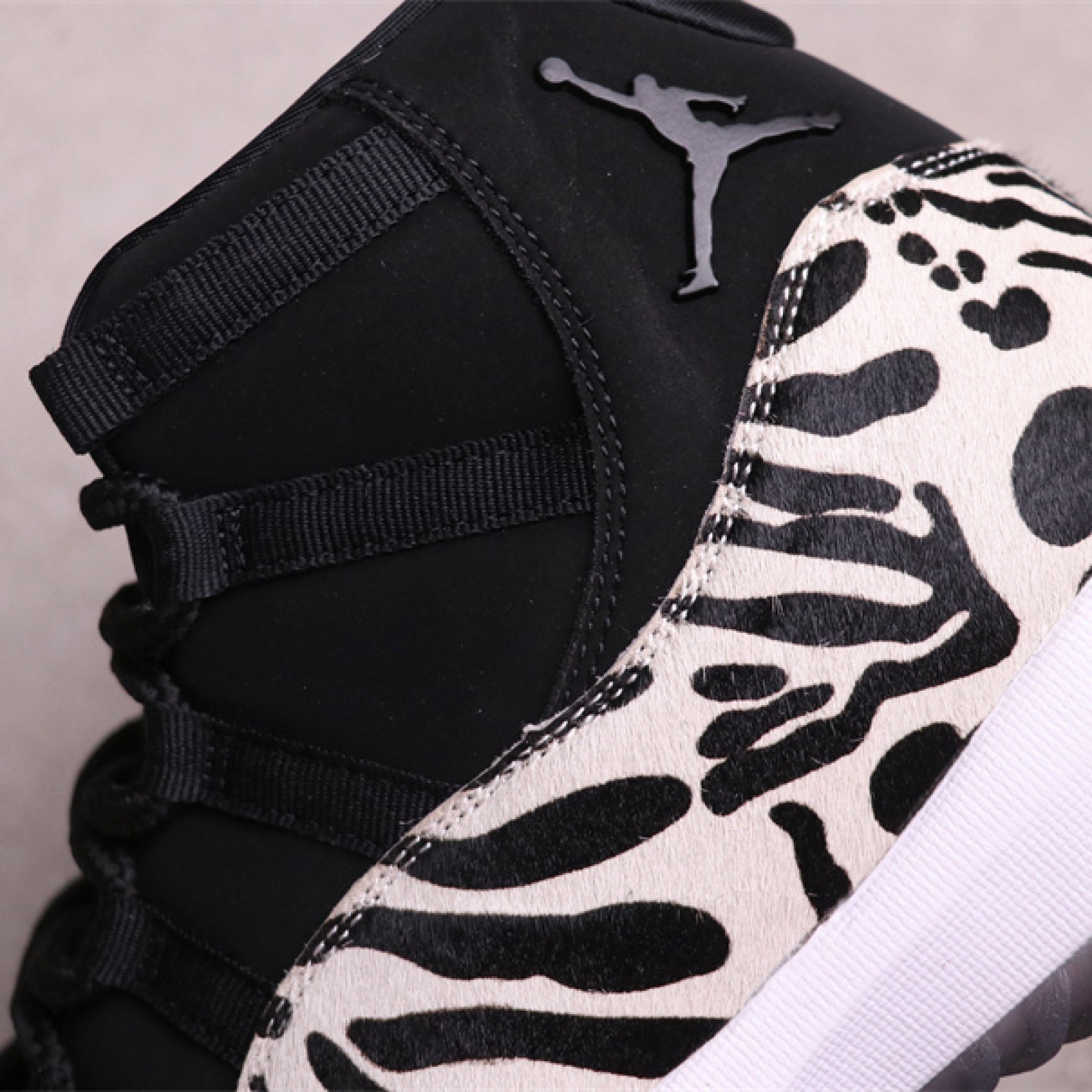 107USDAir Jordan 11 Gamma Blue Size 40-47