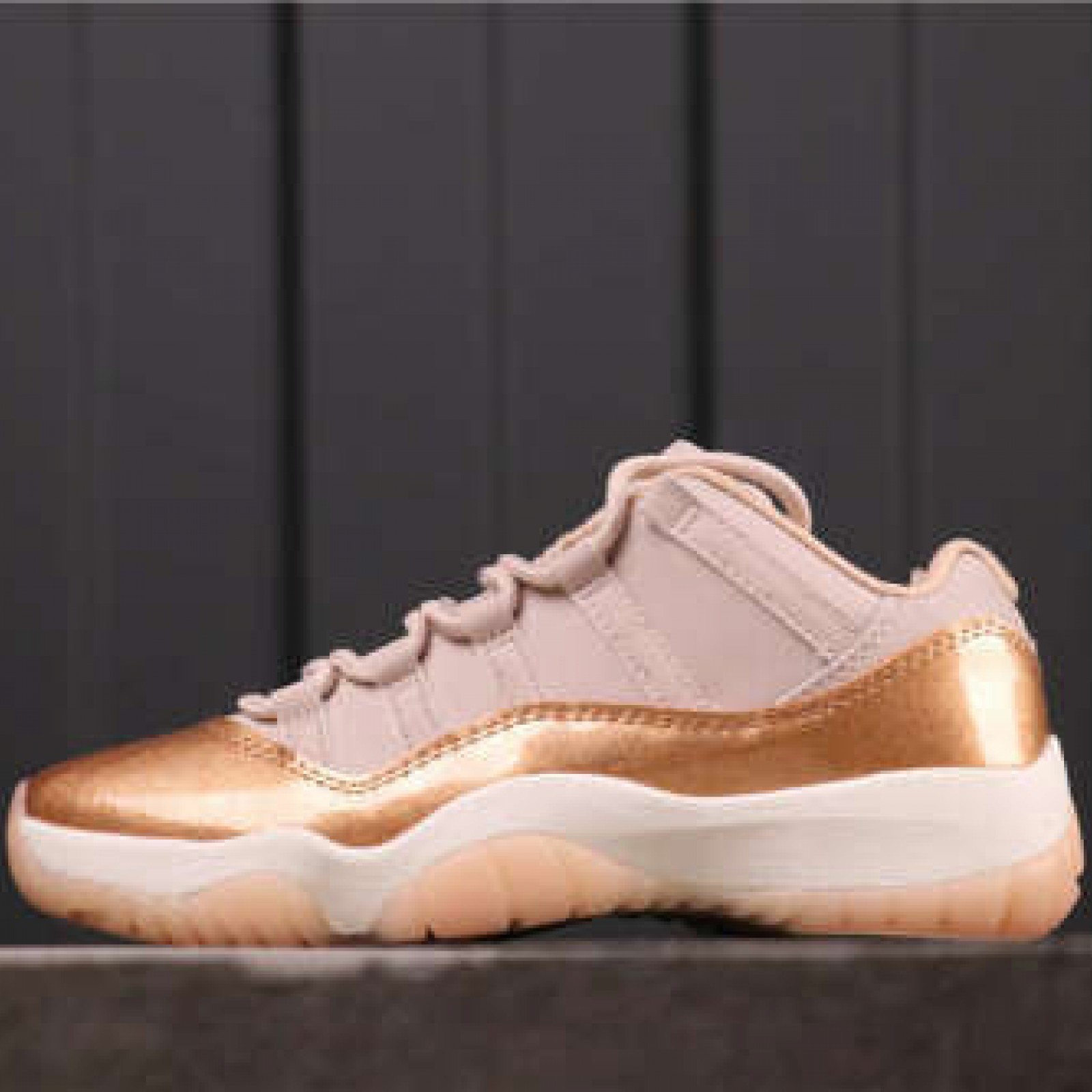 25USD Air Jordan 11 Low AH7860-105 36-40