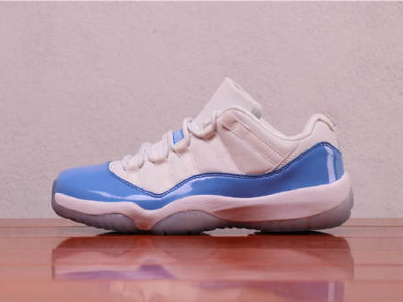 44USD Air Jordan 11 Low 528895-106 40-46