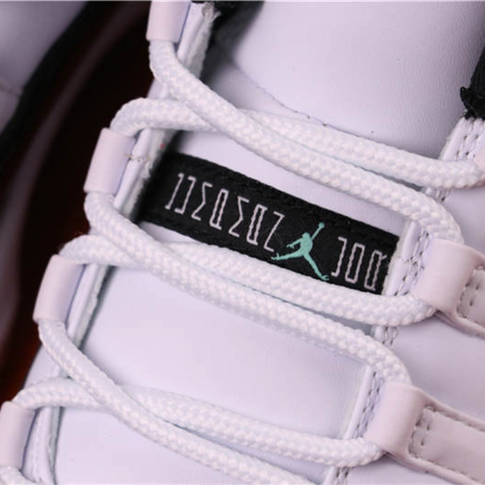 44USD Air Jordan 11 Low 528895-145 40-46