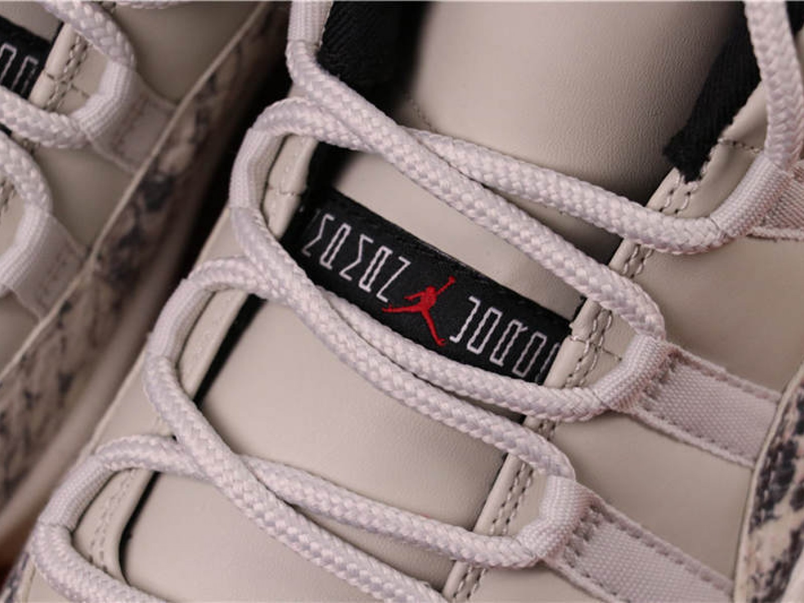 44USD Air Jordan 11 Low CD6846-002 40-46