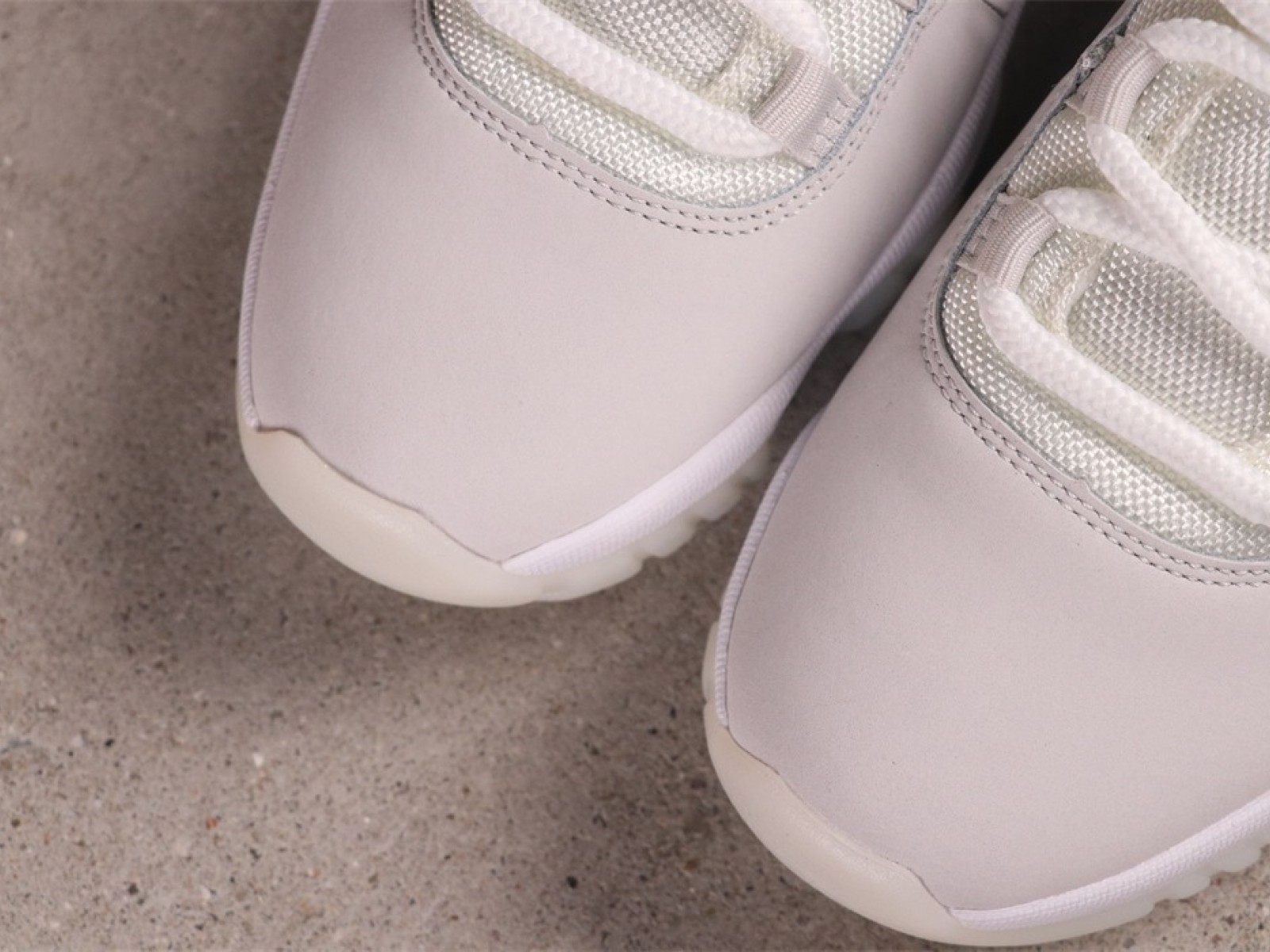 $53 Air Jordan 11 Platinum Tint 378037-016 Size 40-47.5