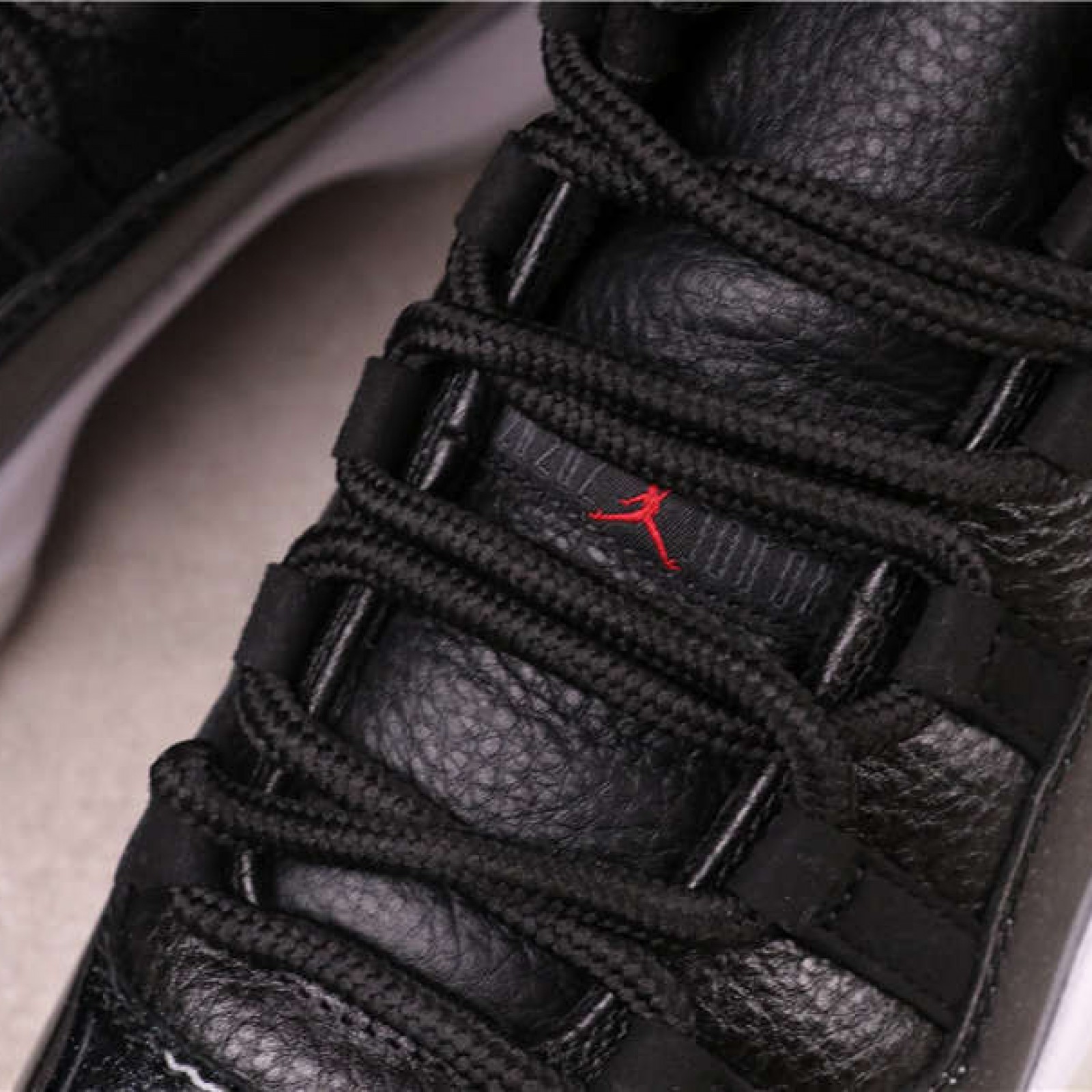 53USD Air Jordan 11 72-10 378037-002 40-47