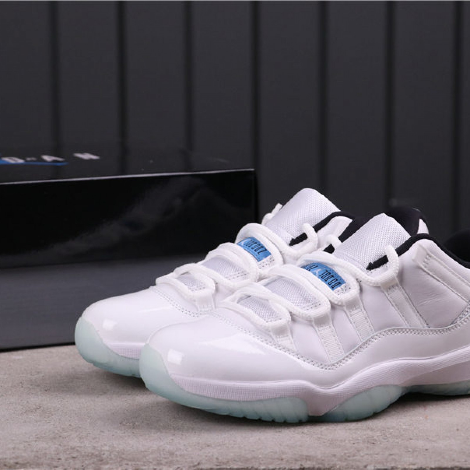 71USD AJ11 Air Jordan 11 LowGym Red AV2187-117 Size 36-47