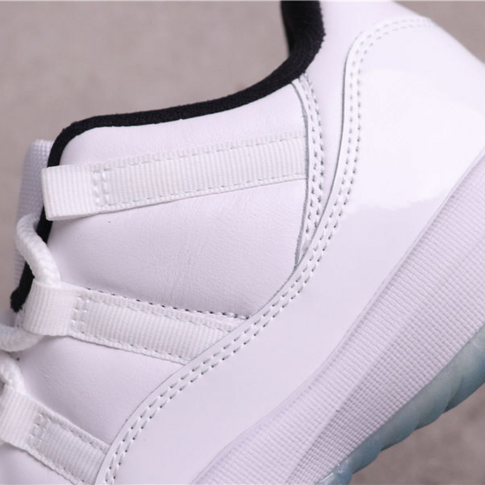 71USD AJ11 Air Jordan 11 LowGym Red AV2187-117 Size 36-47