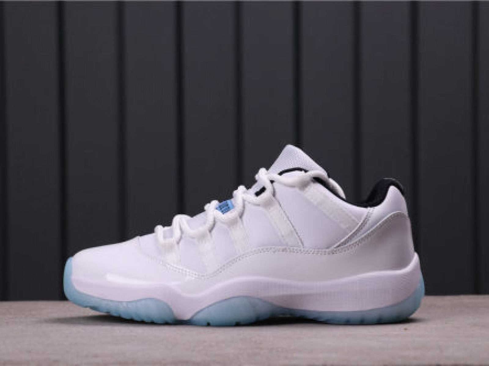 71USD Air Jordan 11 Low AV2187-117 40-47