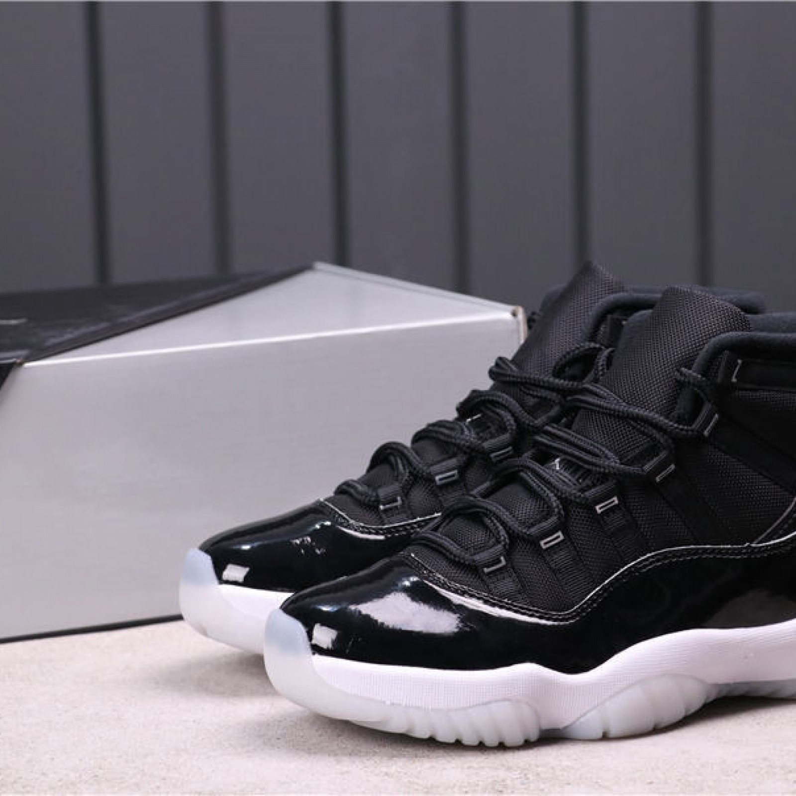 76USD Air Jordan 11 “25th Anniversary”CT8012-011 36-47.5