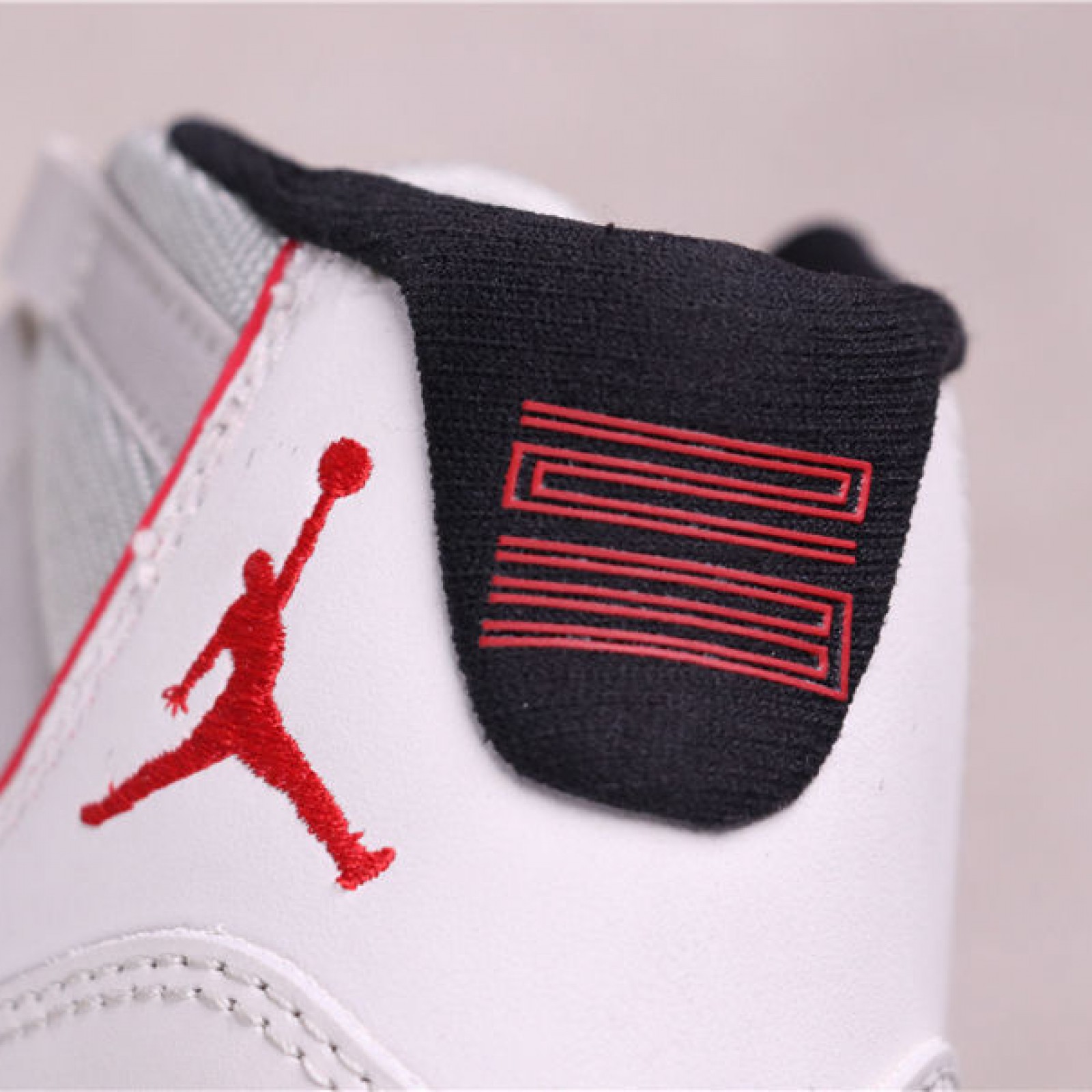 84USD Air Jordan 11 Platinum Tint 378037-016SIZE 40-47.5