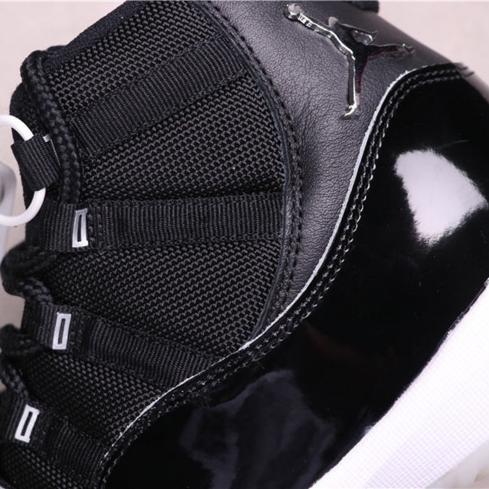 89USD Air Jordan 11 “25th Anniversary” CT8012-011 40-47.5