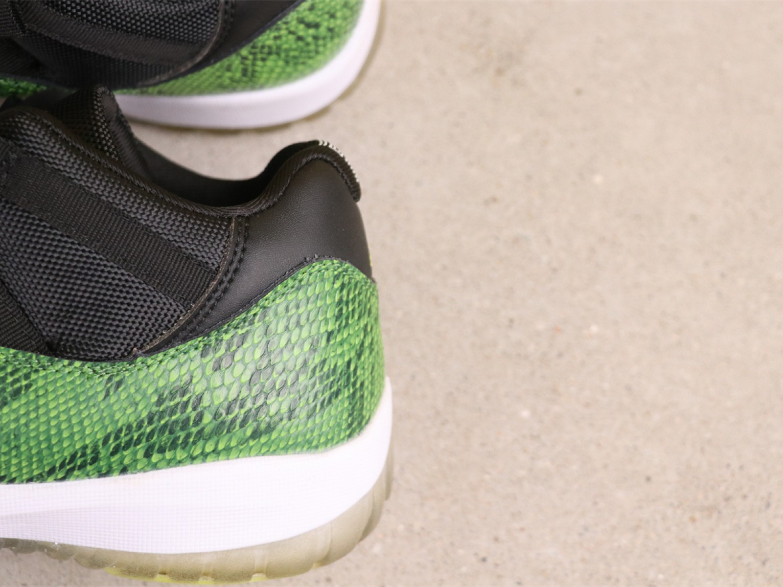 US$31 Air Jordan 11 Low Nightshade 528895-033 1 青蛇 Size 36-44