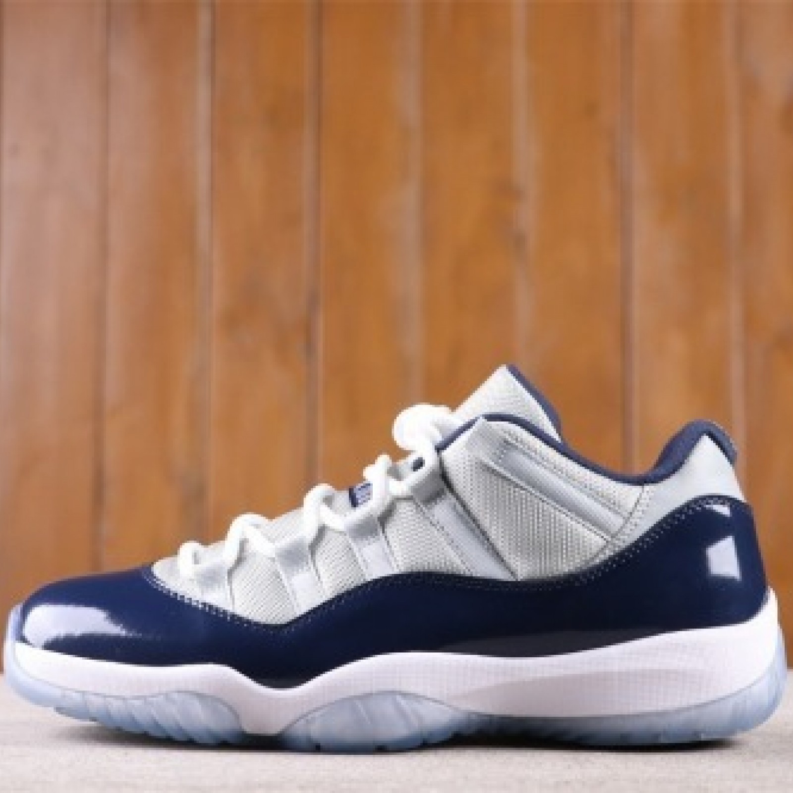 US Air Jordan 11 Low Georgetown 528895-007 Size 40-47.5
