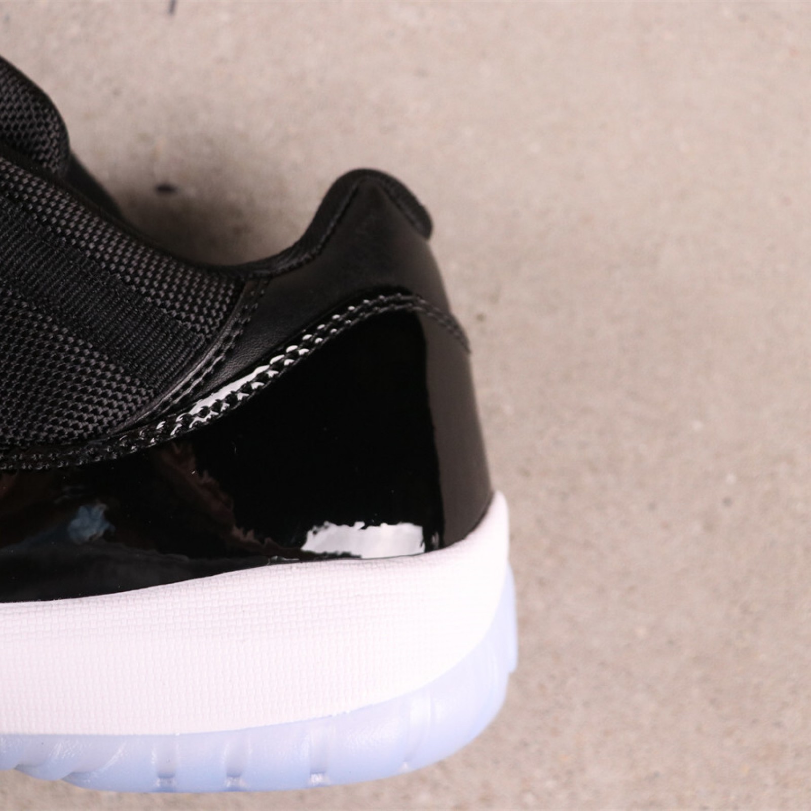 US Air Jordan 11 Space Jam FV5104-004 Size 40-47.5