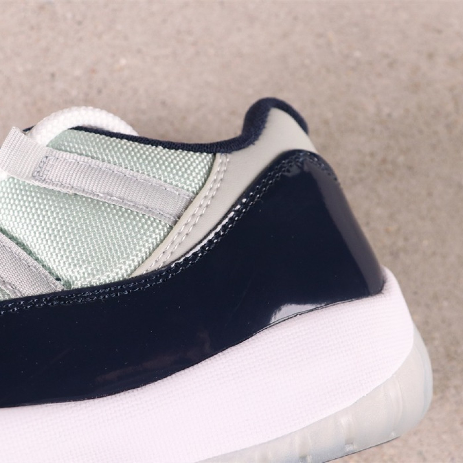 US Air Jordan 11 Low “Georgetown” 528895-007 Size 36-47.5