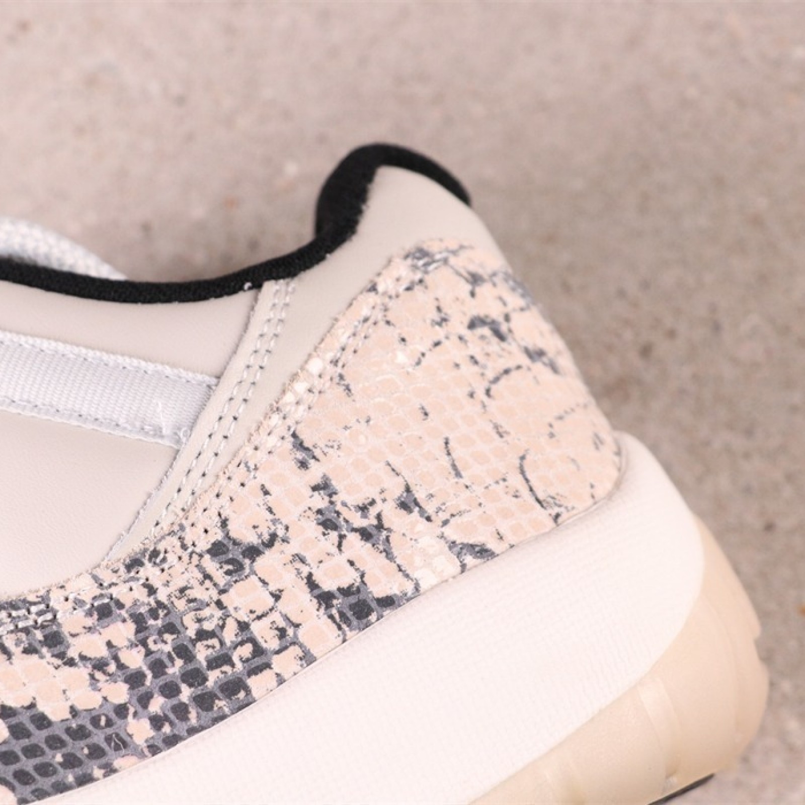 US Air Jordan 11 Low Light Bone CD6846-002 Size 36-47.5