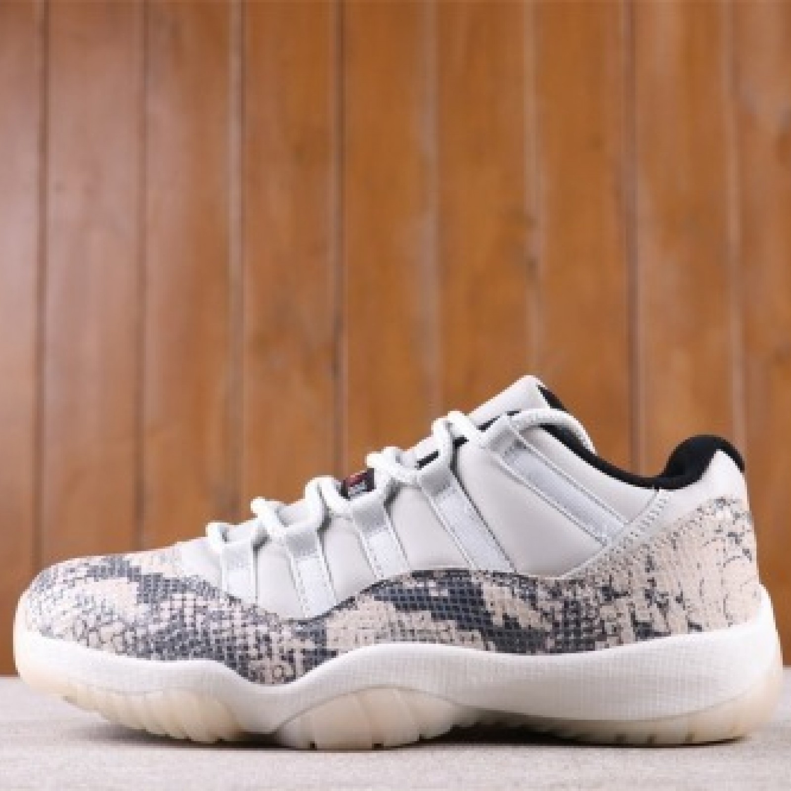 US Air Jordan 11 Low Light Bone CD6846-002 Size 36-47.5