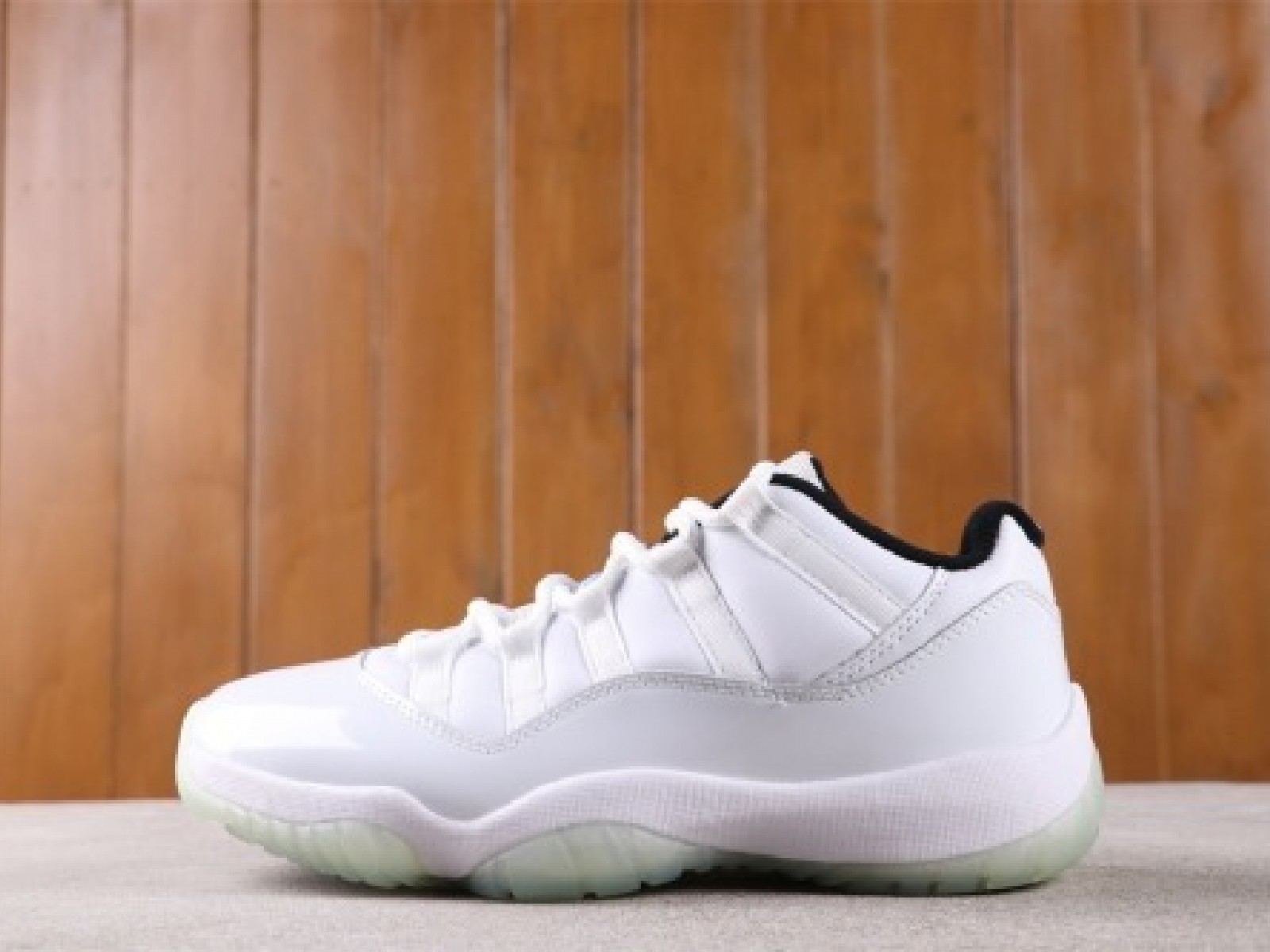 US$62 Air Jordan 11 Low “Gym Red”AV2187-117Size 36-47.5