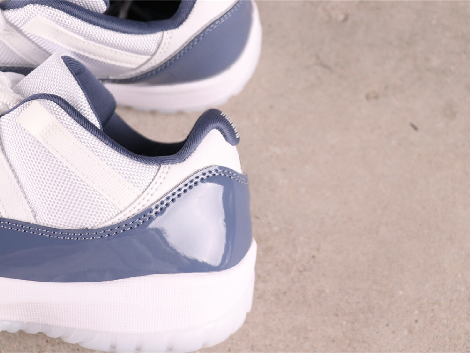 US$66 Air Jordan 11 Low FV5104-104 乔11低帮复古蓝 Size 40-47.5