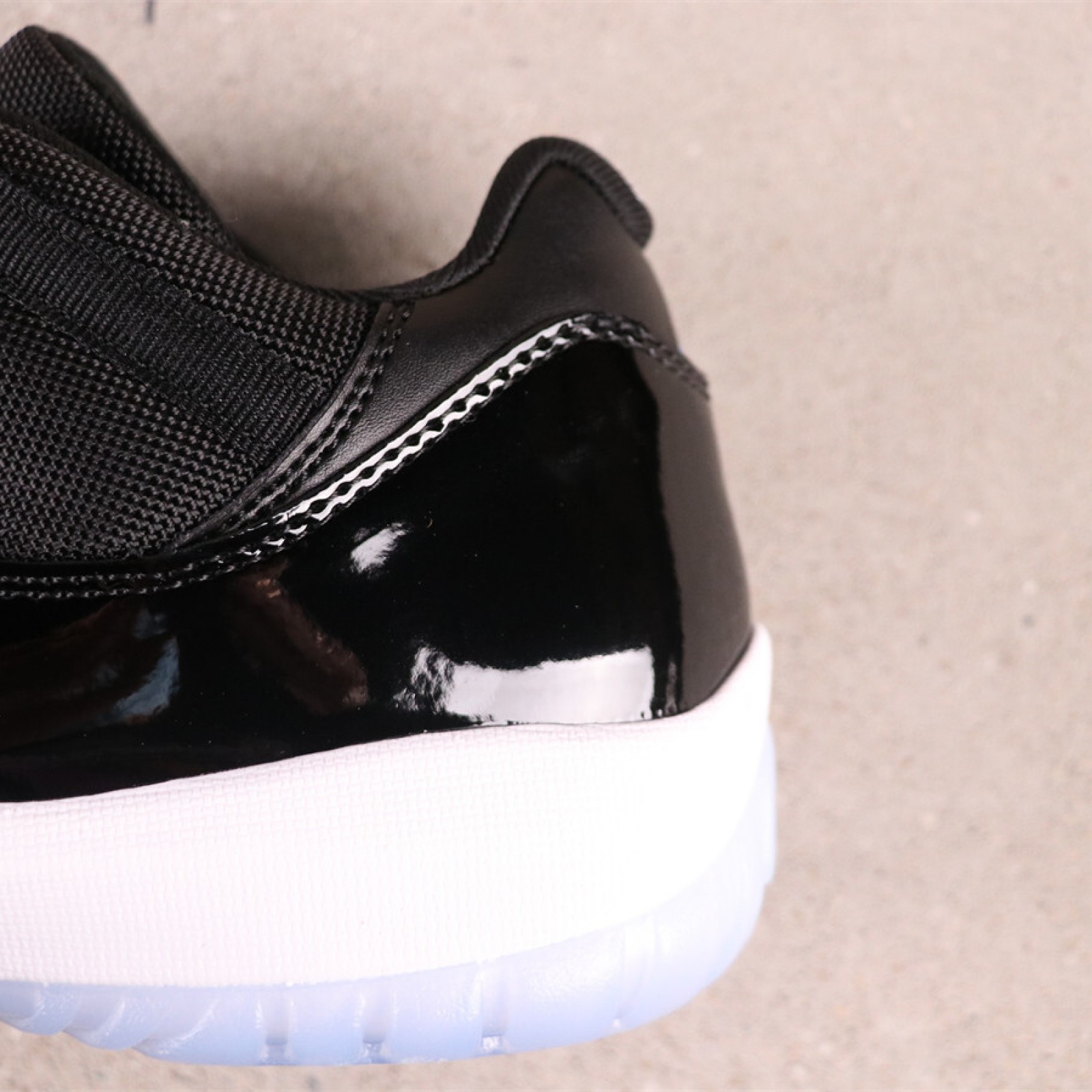 US Air Jordan 11 Space Jam FV5104-004 Size 40-47.5