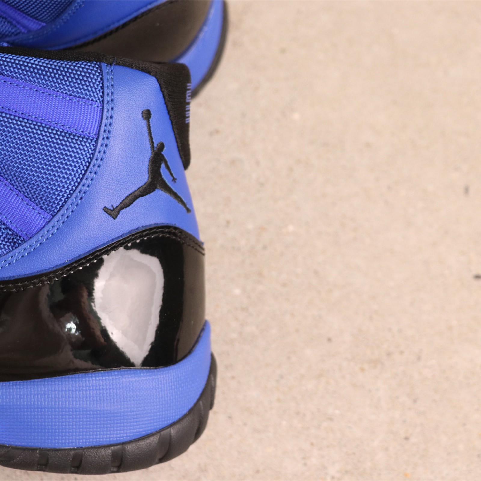 US$75 Air Jordan 11 货号CT8012-400 1 黑蓝 Size 40-47.5 （ 40 40.5 41 42 42.5 43 44 44.5 45 46 47.5）