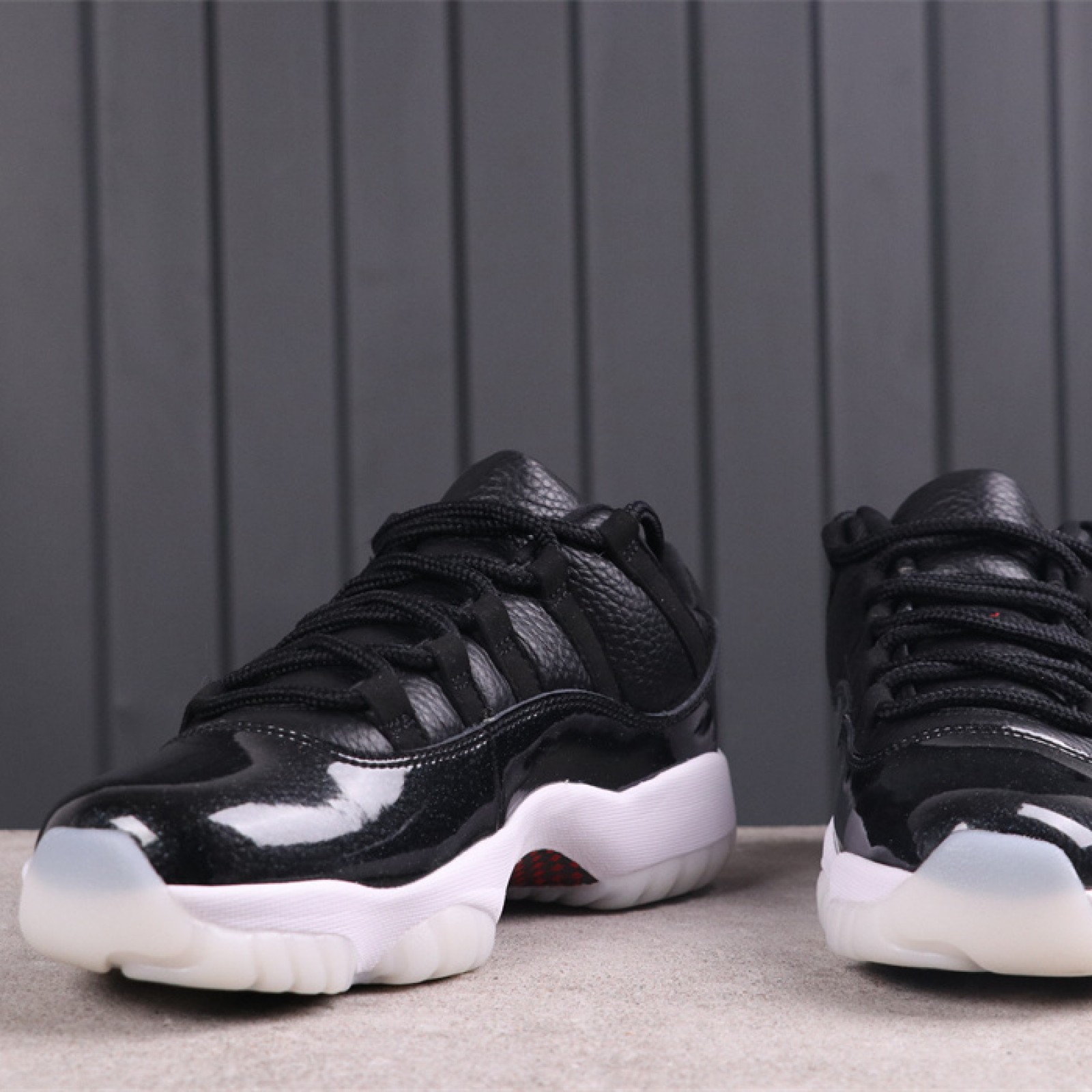 US Air Jordan 11 Low 72-10 AV2187-001 Size 40-47.5