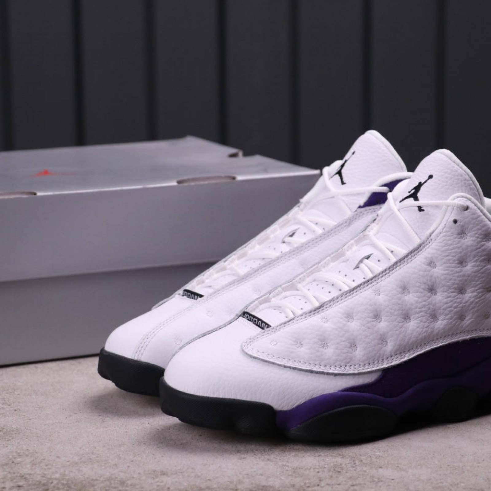 110USD Air Jordan 13 “Lakers”414571-105 40-47.5