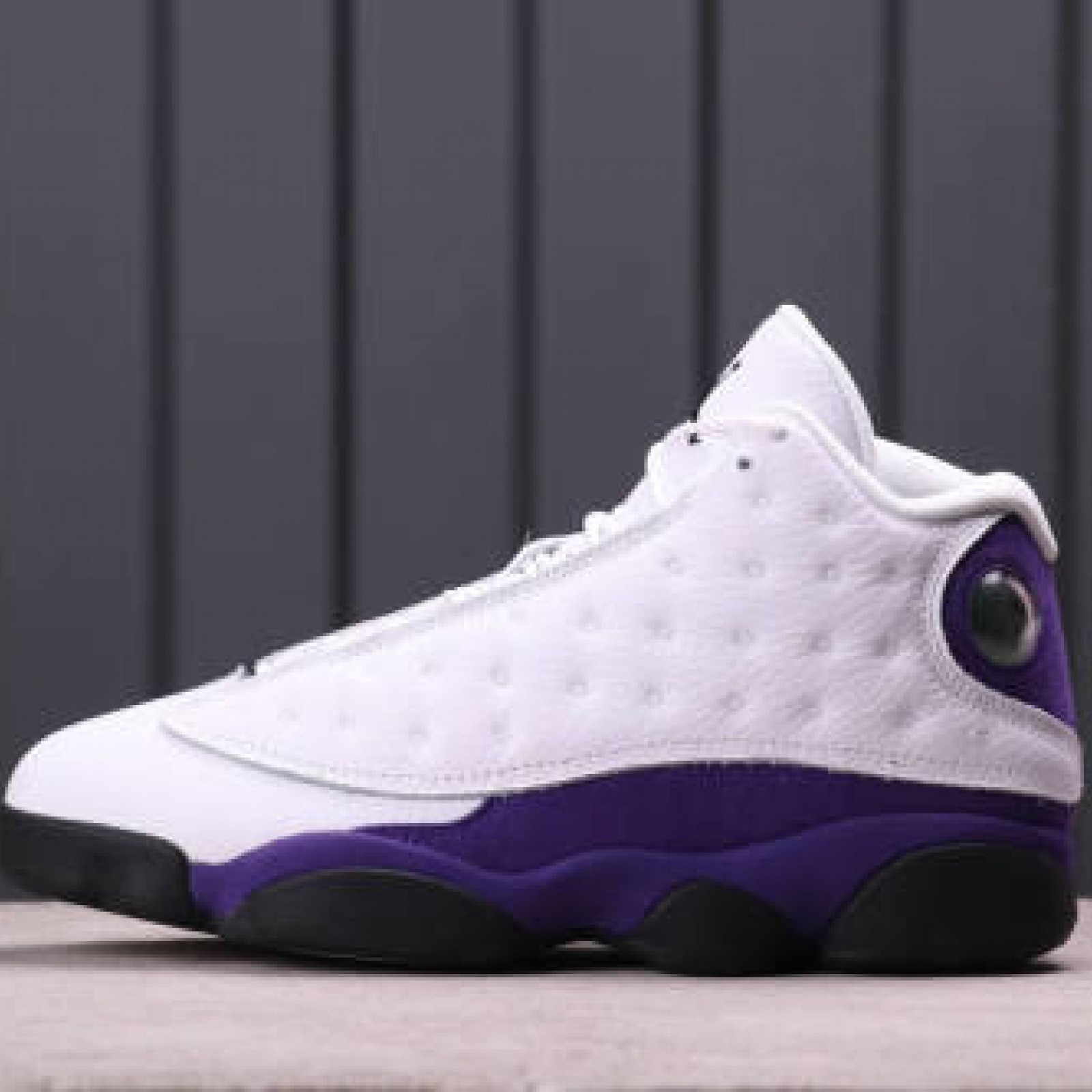 110USD Air Jordan 13 “Lakers”414571-105 40-47.5