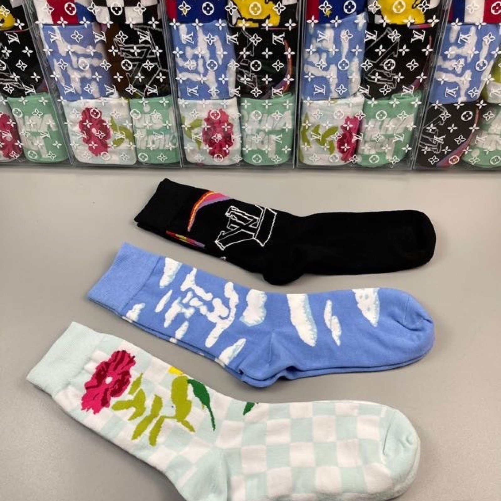 SOC195 L*V Socks