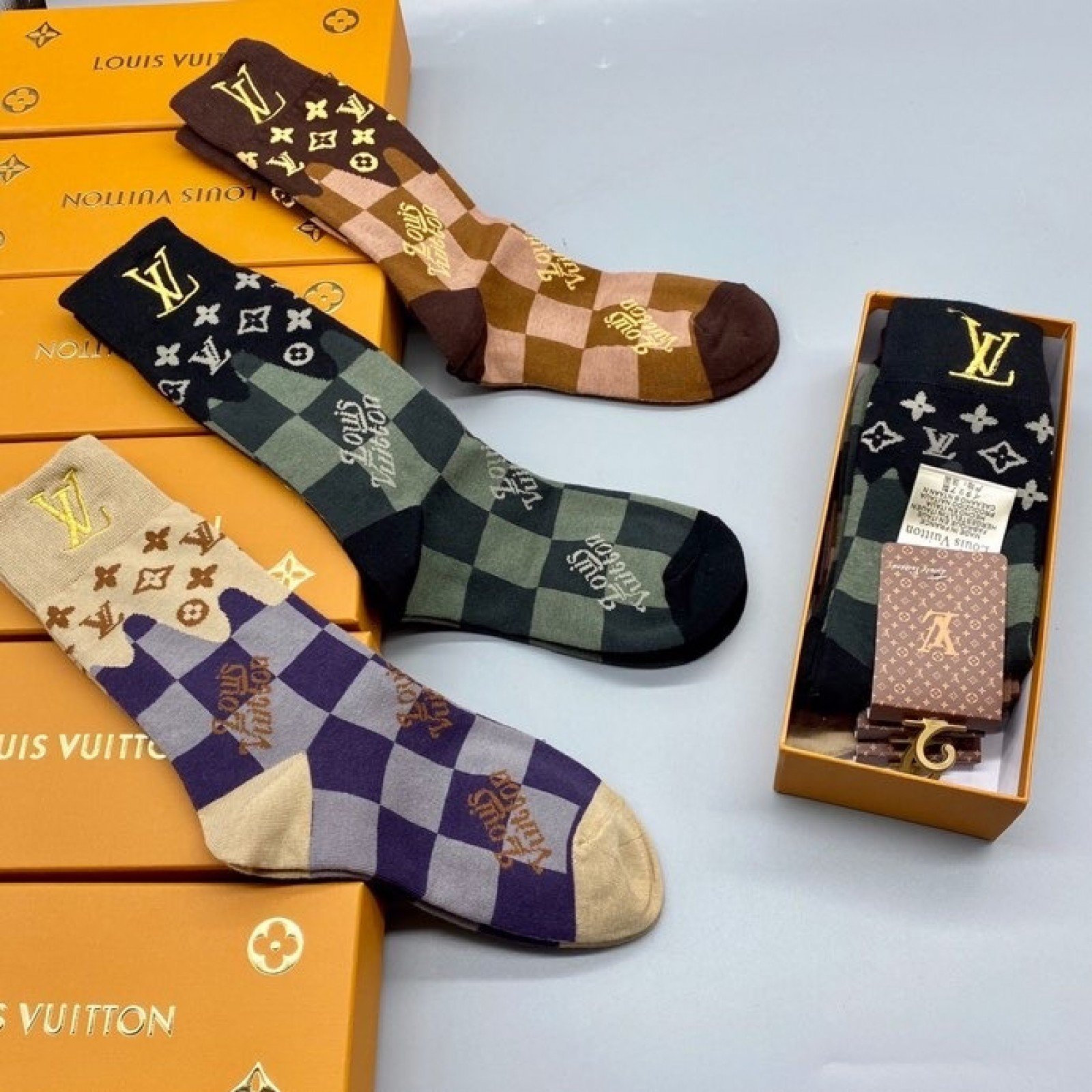 SOC211 L*V Socks