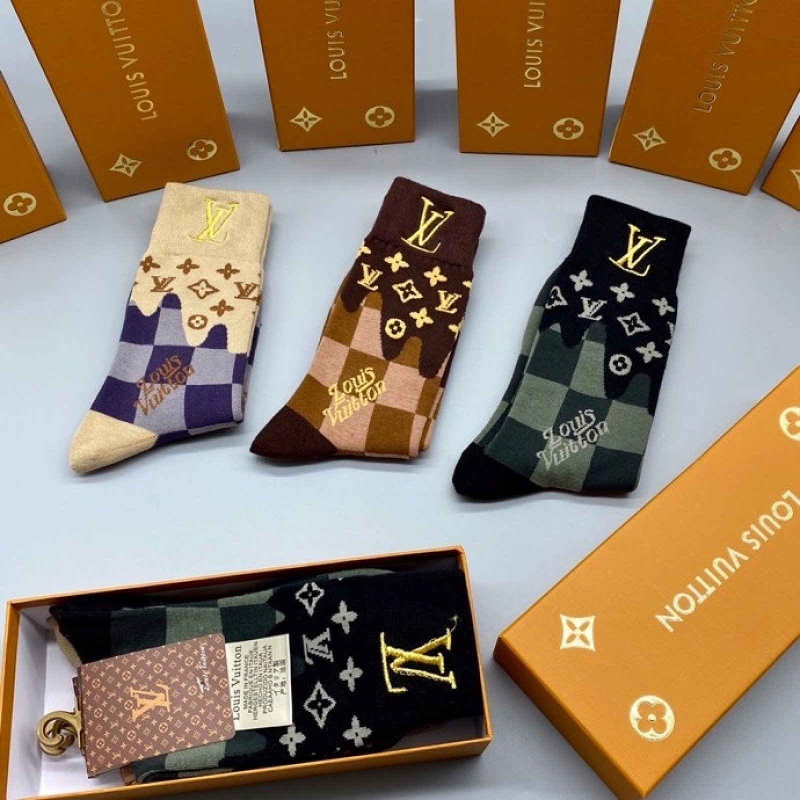 SOC211 L*V Socks