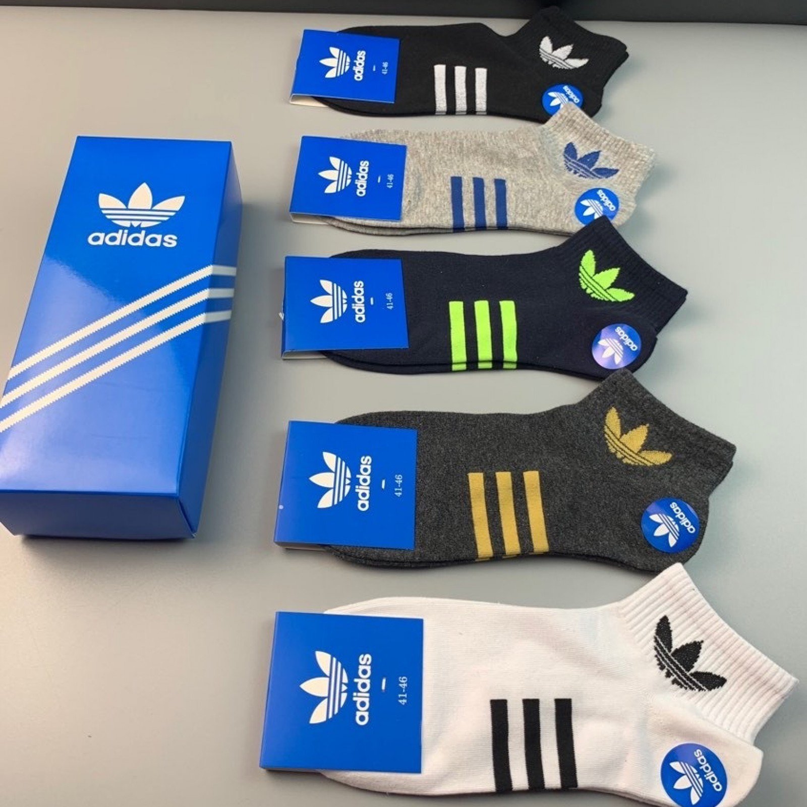 SOC222 A*didas Socks